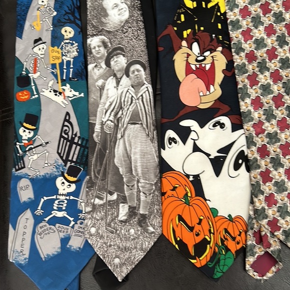 2 Halloween 🎃 Ties one 3 Stooges &2 extra - Picture 5 of 5